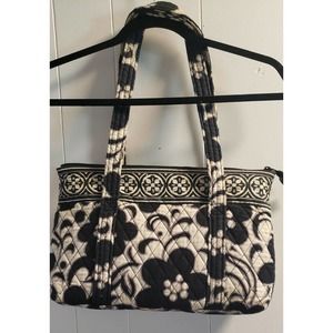VERA BRADLEY Black and White Floral Bag. Quilted.